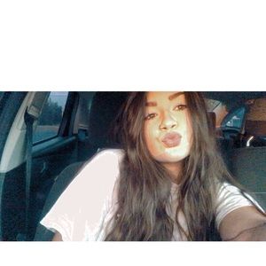 Meet your Posher, Tia